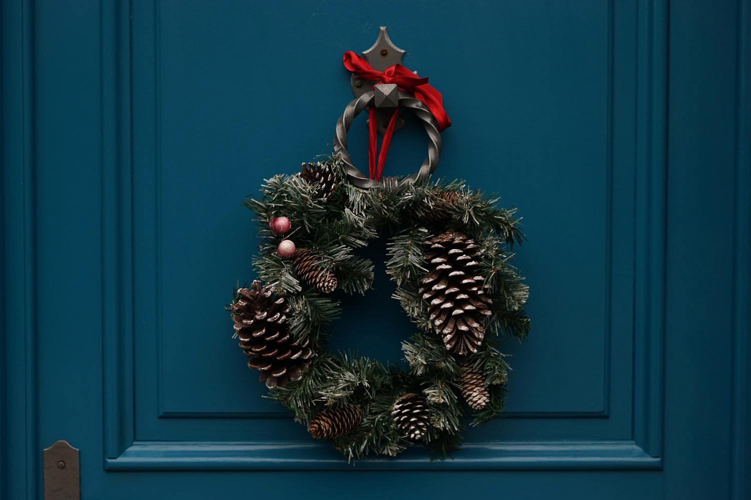 5 Ways to Manage Your Boundaries for a Happier Holiday Season